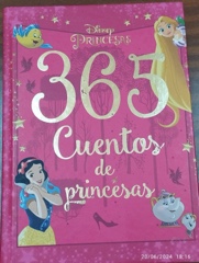 365 cuentos de princesas Image Cover