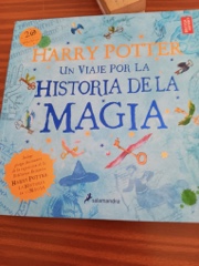 Harry Potter: Un viaje por la historia de la magia / Harry Potter: A History of Magic Image Cover